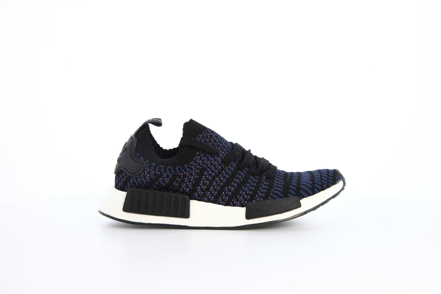 Exclusive adidas Originals Nmd R1 Runner Stlt Primeknit W "Core Black" — 3 — Front View