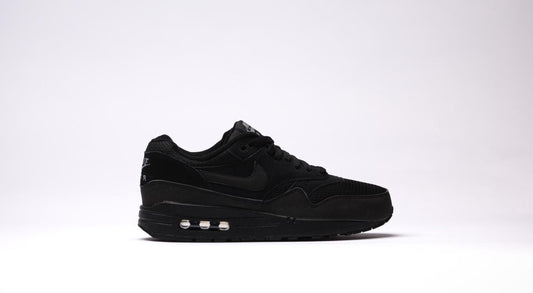 Exclusive Nike Air Max 1 Essential — 3.5 — Front View