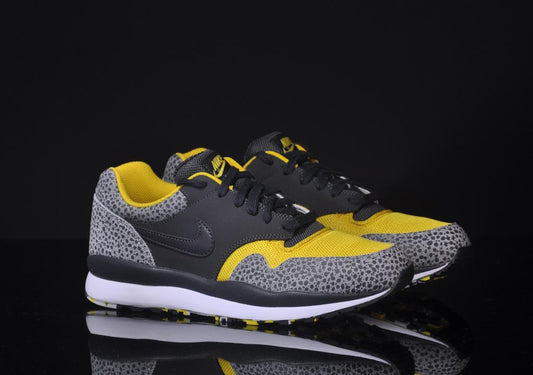 Exclusive Nike Air Safari LE — 3.5 — Front View