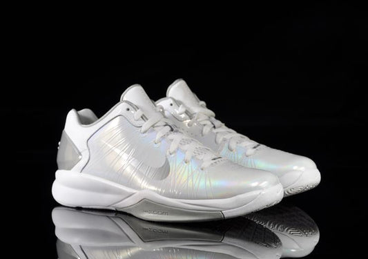 Exclusive Nike Hyperdunk 2010 Low — 3.5 — Front View