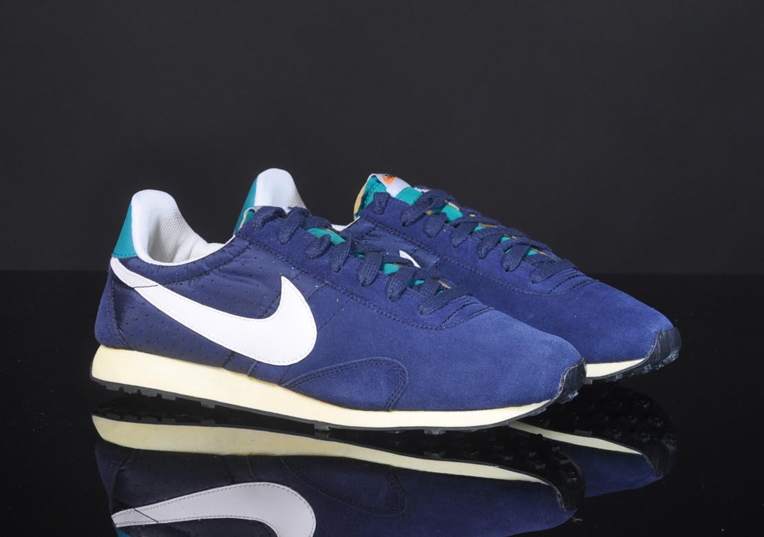 Exclusive Nike Pre Montreal Racer VNTG — 3.5 — Front View