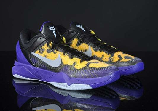 Exclusive Nike Zoom Kobe VII Poison Dart Frog — 3.5 — Front View