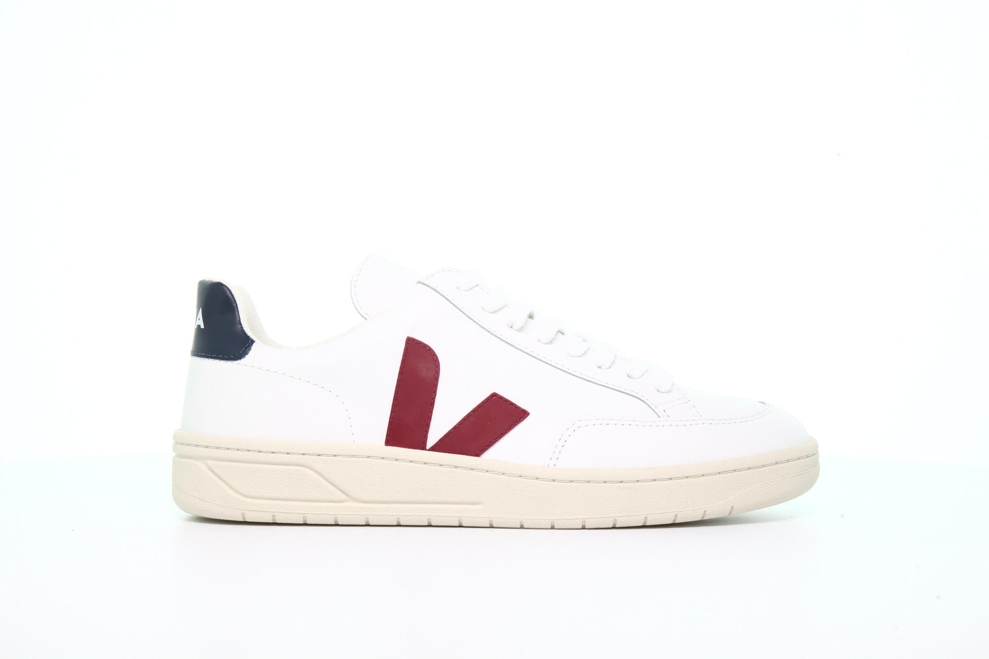 Exclusive Veja V-12 "Marsala" — 7 — Front View